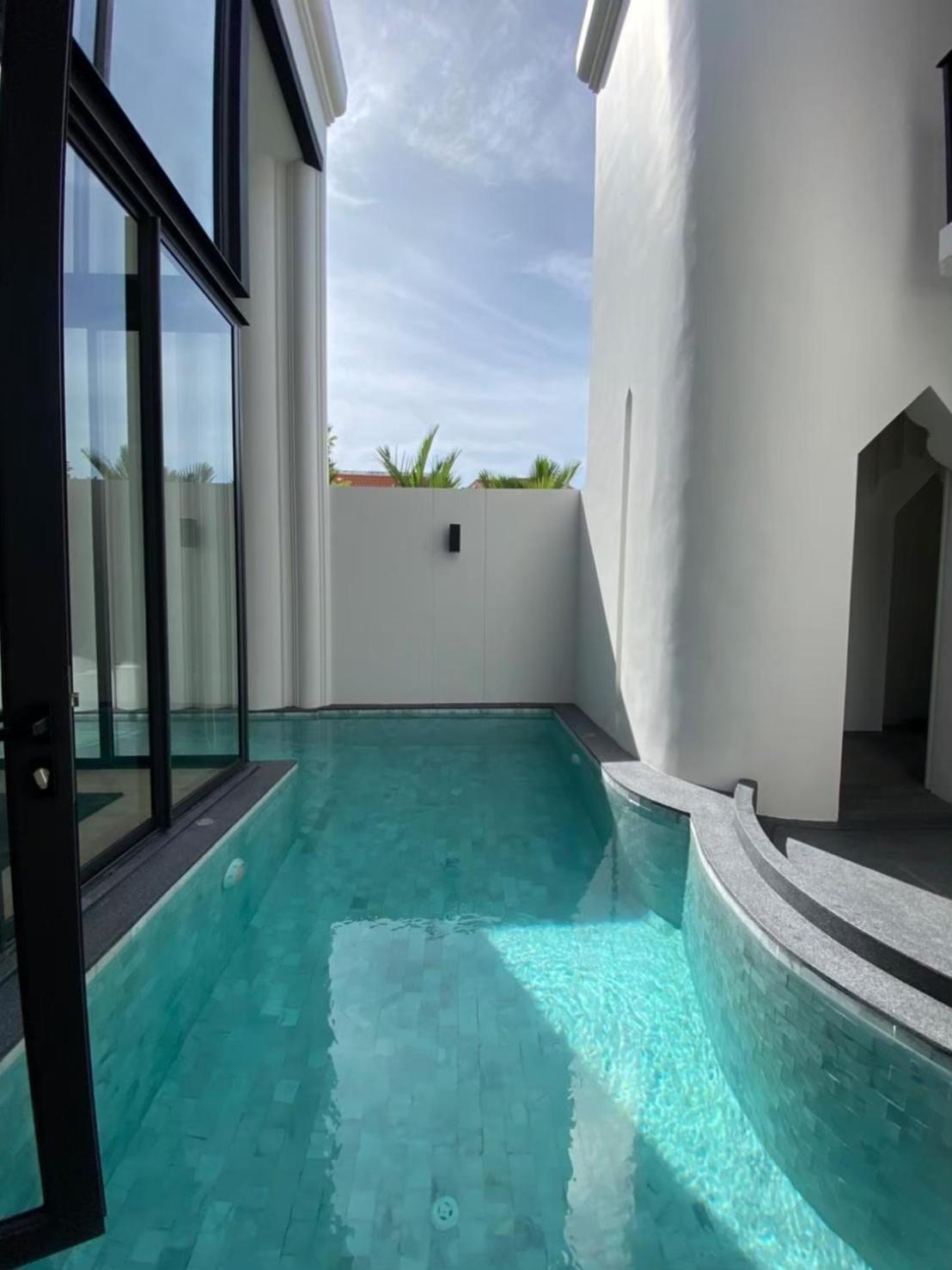 Grand Villano Pattaya Luaran gambar